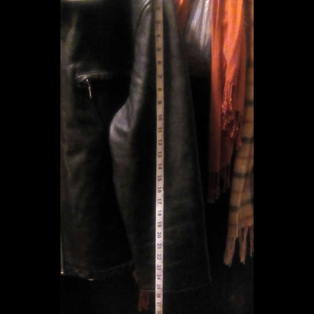 Leather jacket - Picture 3 of 4